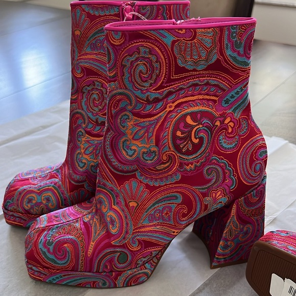 GB So-Retro Satin Paisley Jacquard Platform Block Heel Booties - Picture 9 of 11